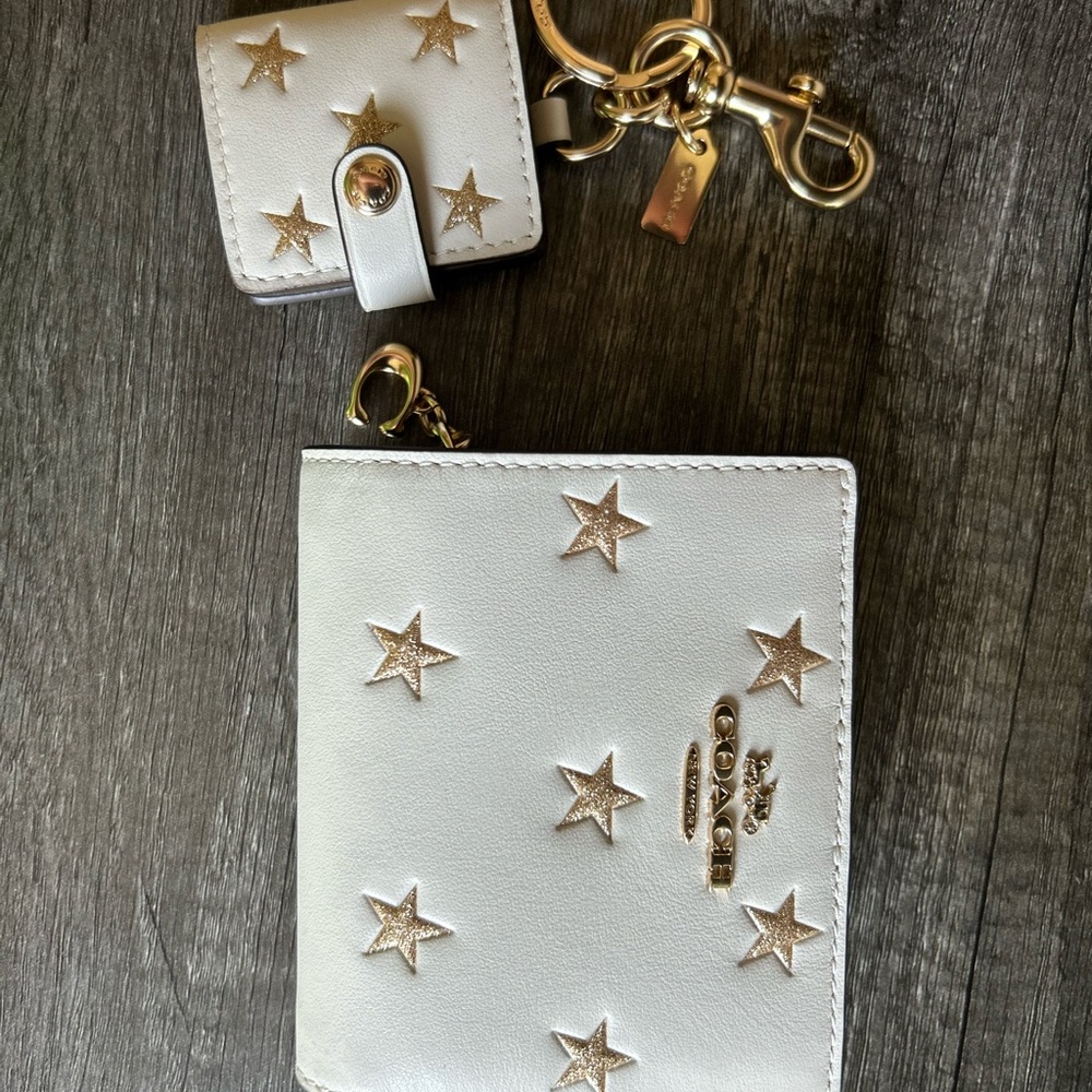 Coach White Leather Wallet &Keychain with Gold Star Accents
